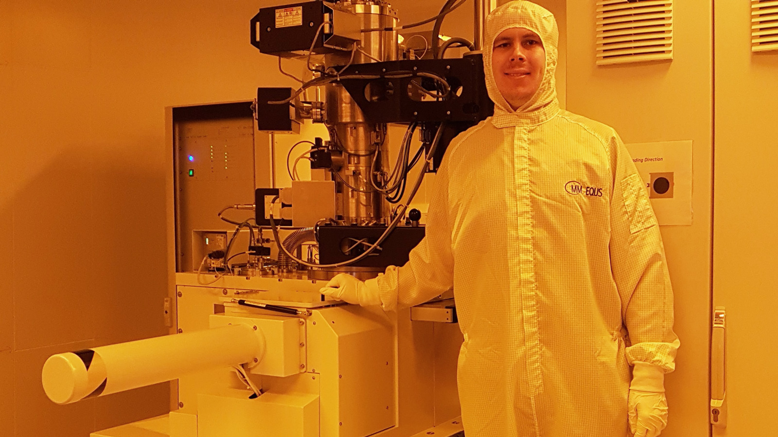 Christiaan Bekker working with EBPG at the University of Queensland.